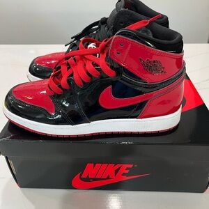 Excellent condition with original box and receipt! Youth Jordan 1 Patent Bred-Y6